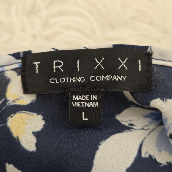 TRIXXI Ruffled Popover Cross-front Spaghetti Strap Floral Romper. Size Large. Ne - Picture 9 of 11